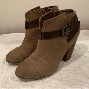 Carlos Santana bootie size 6.5
